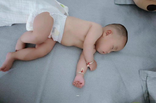 阳泉宝宝咳到吐怎么办